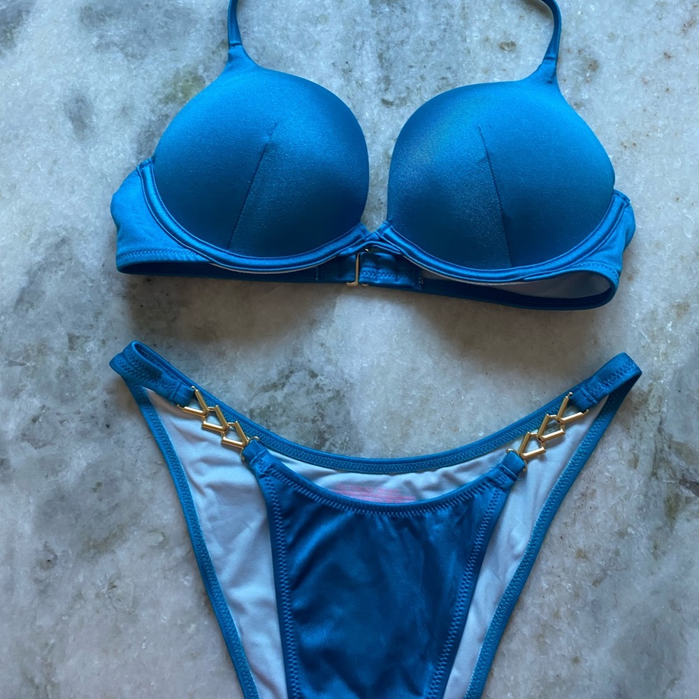 New Victorias Secret bombshell swimsuit with gold hardwear